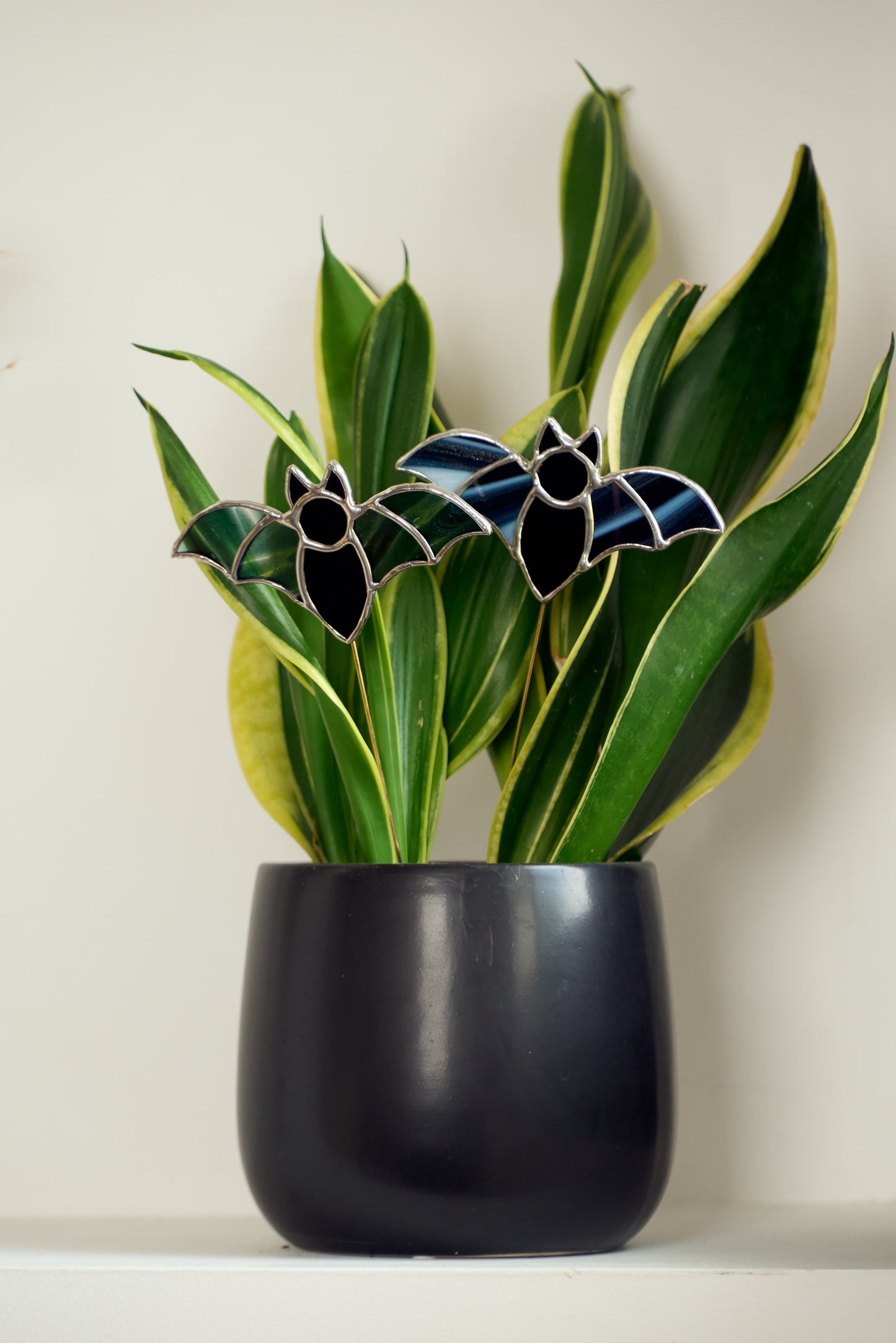 Décoration de plante en vitrail – Chauve-souris Halloween Violet Pailleté